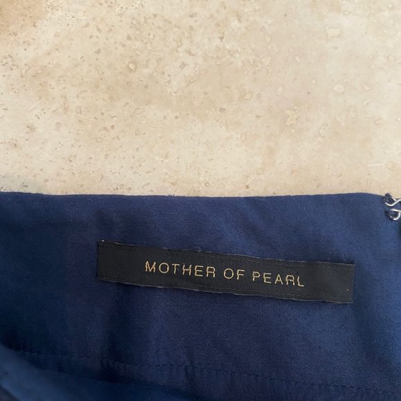 Fabulous Mother of Pearl Skirt in navy Blue with embellishments - Picture 2 of 3